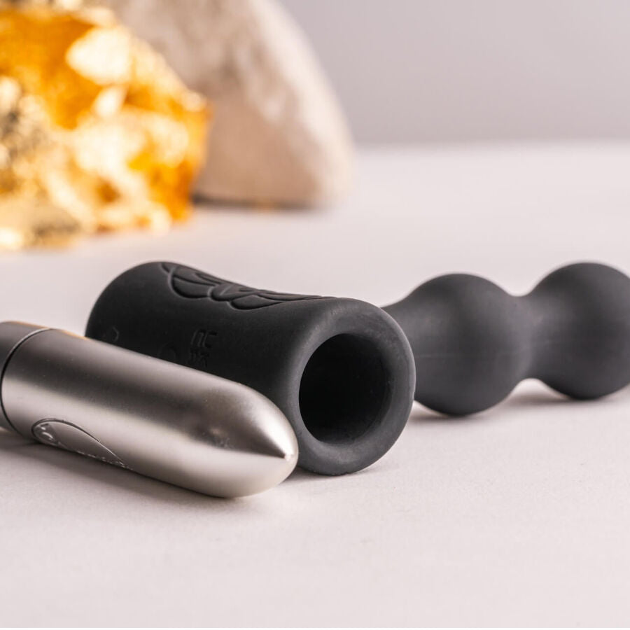 ROCKS- OFF - PETITE SENSATIONS PEARLS PLUG ANAL VIBRADOR NEGRO
